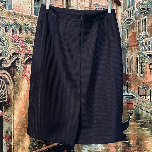 Sophisticated Navy Women's Blazer by Emily.  Size 8, Gorgeous 2 piece suit! - Picture 4 of 9